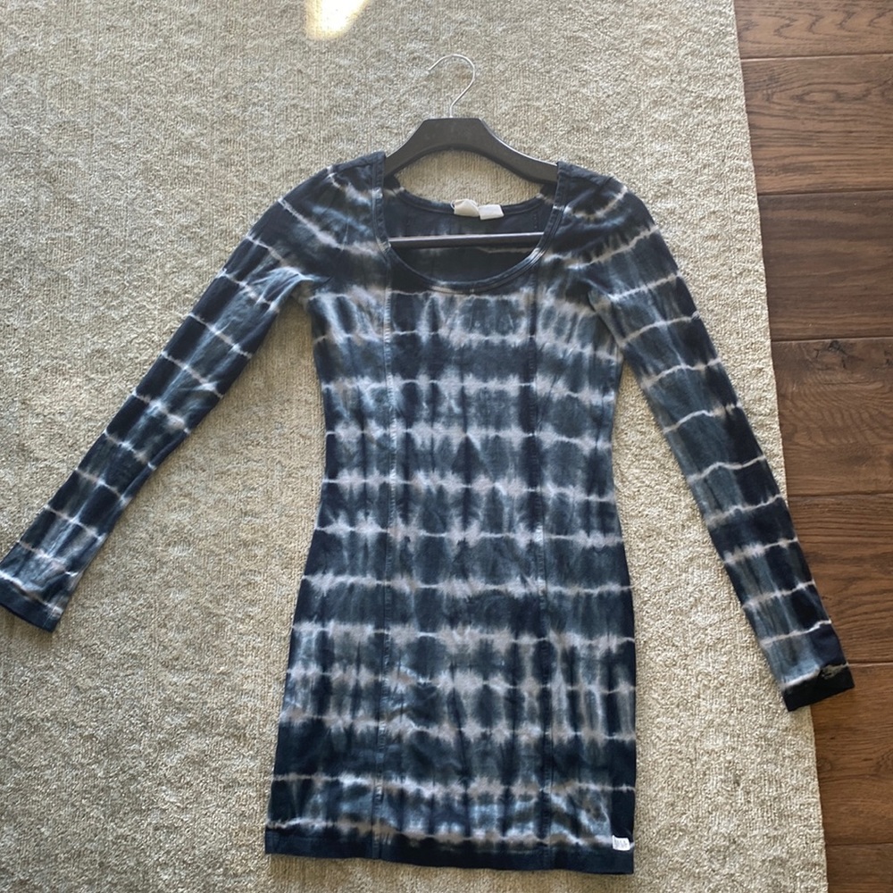 Billabong adorable dress or cover up. Size small
